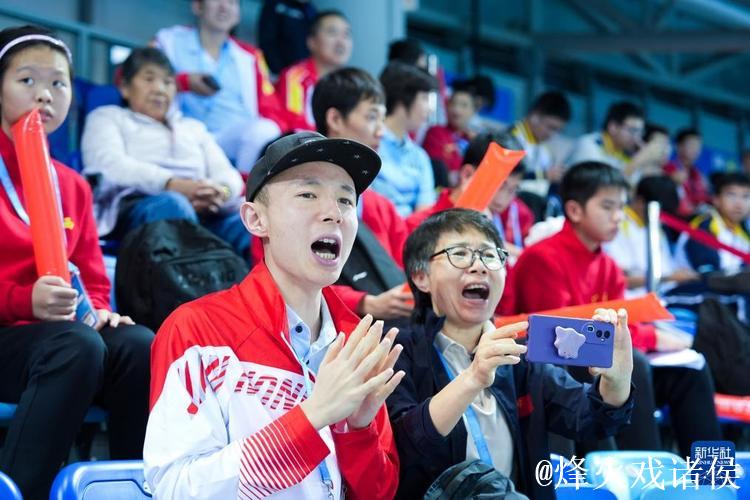 孙宇亮:自信闪耀特奥游泳赛场的少年 孙宇亮:自信闪耀特奥游泳赛场的少年